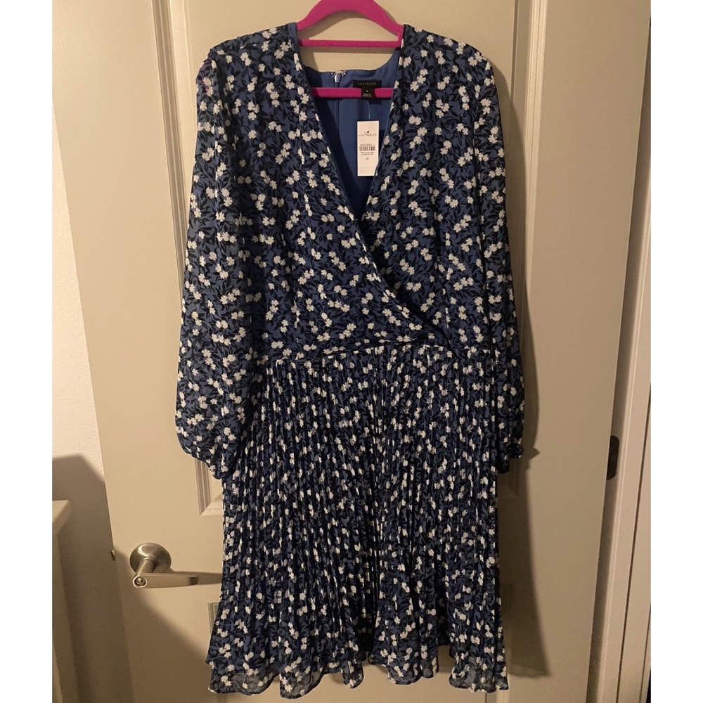 Brand new, never worn Ann Taylor dress size 18 floral blue, white, black